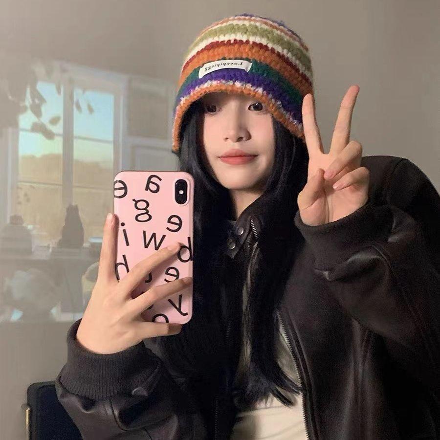 Niedliche Wollmütze mit Regenbogenstreifen für Damen, Ohrenschützer, Herbst und Winter, kleines Gesicht, gestrickte Mütze, großer Kopfumfang, winddicht, Stulpenmütze