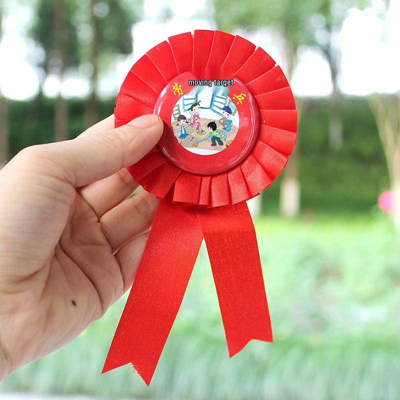 

Red Flower Corsage Pin for Teachers - Kindergarten and Elementary School Gift