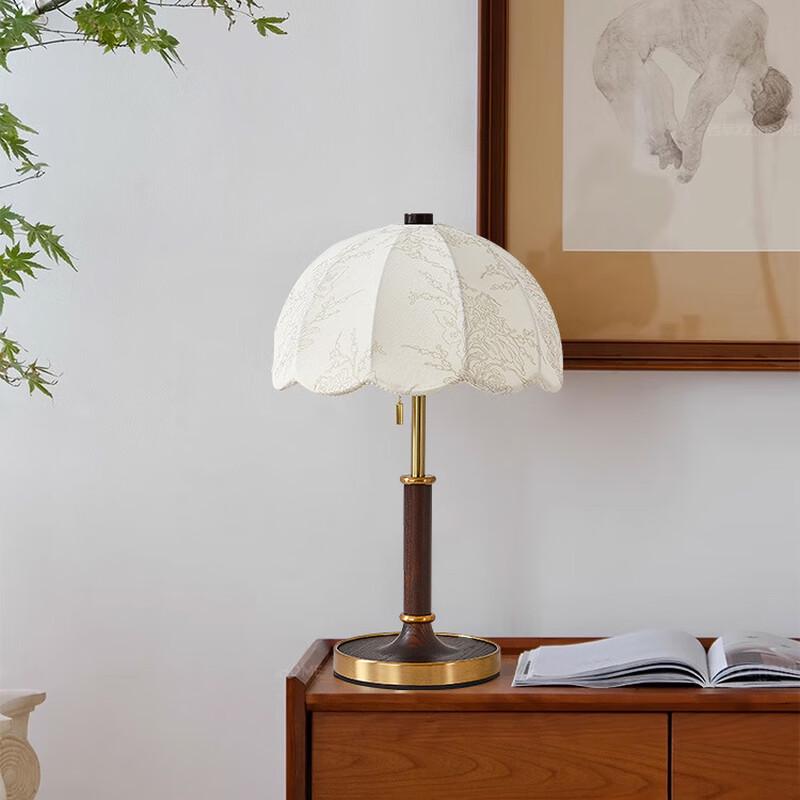 UOSU French Retro Petal Table Lamp