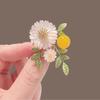 Yutsai Elegant Resin Bead Daisy Flower Brooch Alloy Advanced Women Jewelry Accessories Gifts PD2313