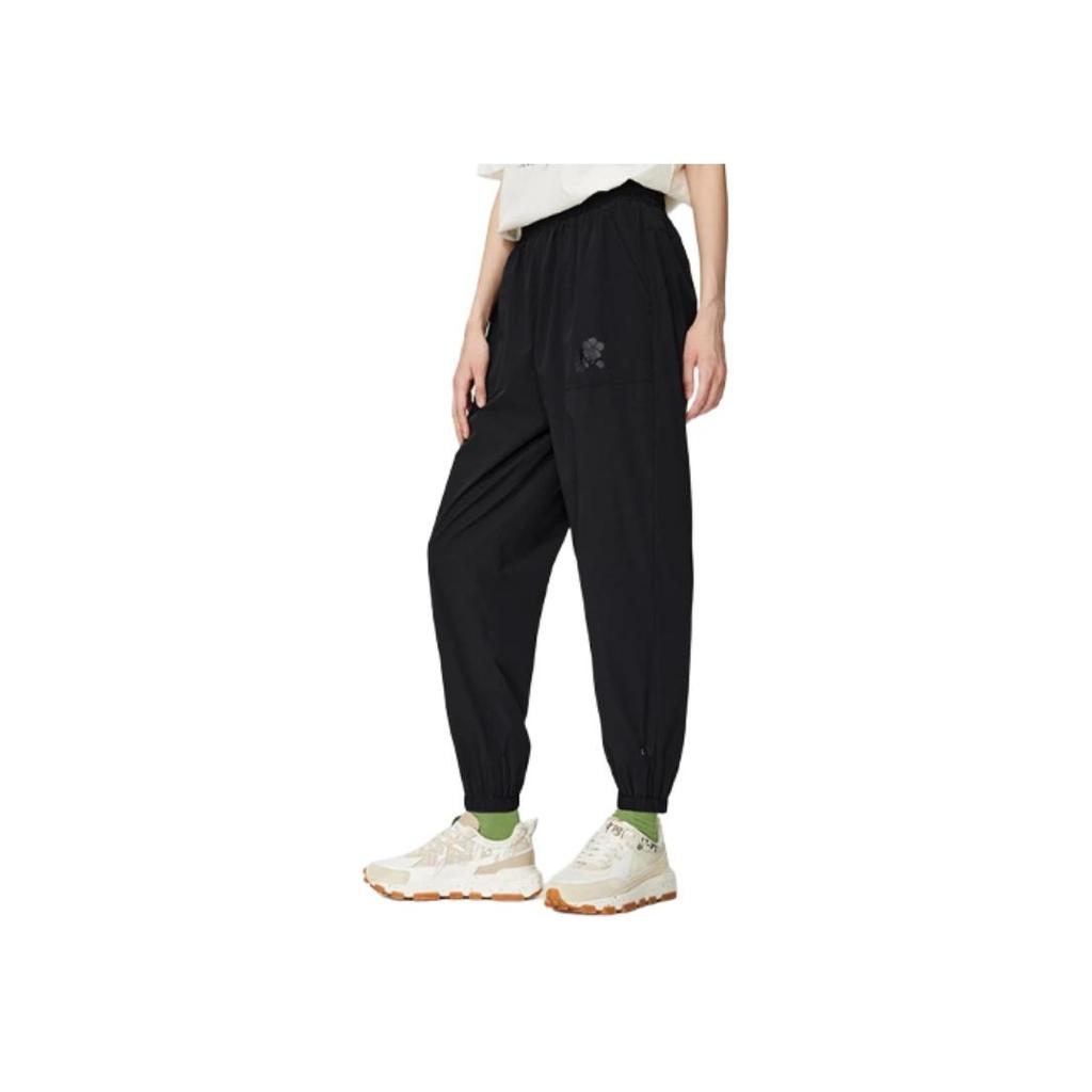 Li Ning Sports Lifestyle Series Solid Color Floral Cuffed Joggers Women Joggers Black AYKS930-4