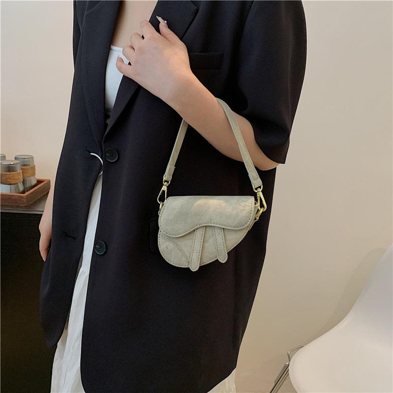 

Нишевая сумка подмышку женская 2025 новая универсальная ретро сумка-седло повседневная на плечо сумка-мессенджер Small зелёный