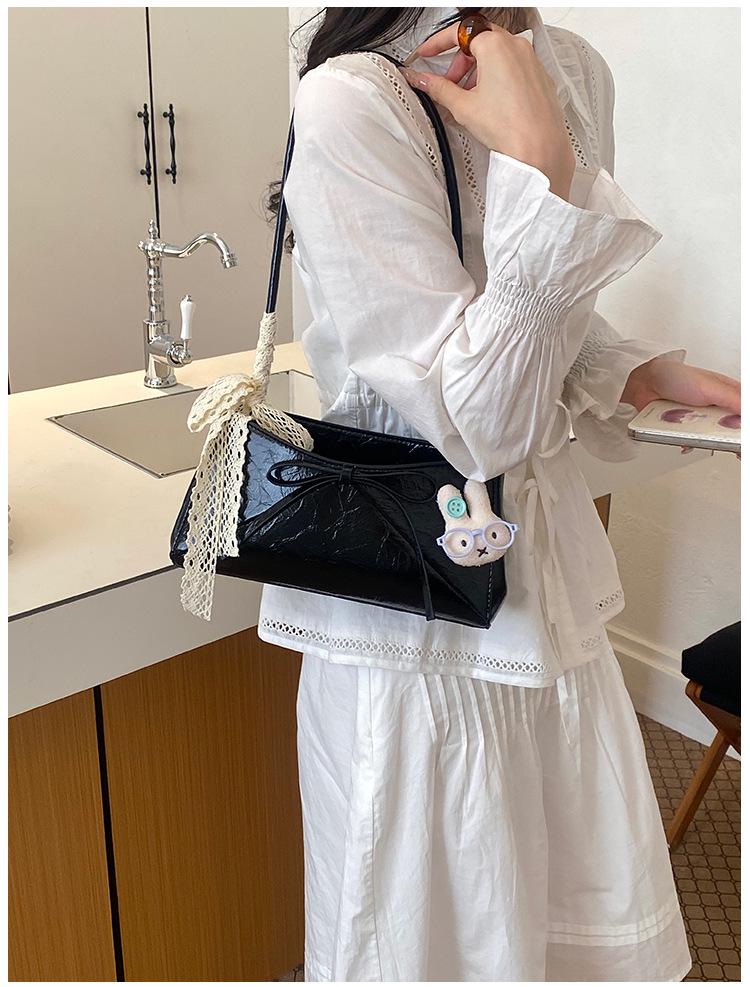 2026 Korean-Style Single Shoulder Handbag with Butterfly Knot - Versatile and Fashionable Women's Bag