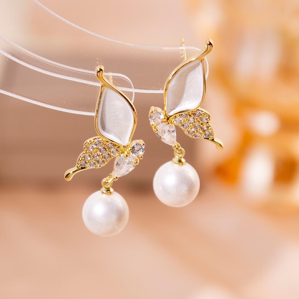 Simple Zircon Butterfly Earrings Light Luxury High-end Stud Earrings Temperament Fashionable Sweet Pearl Earrings Women