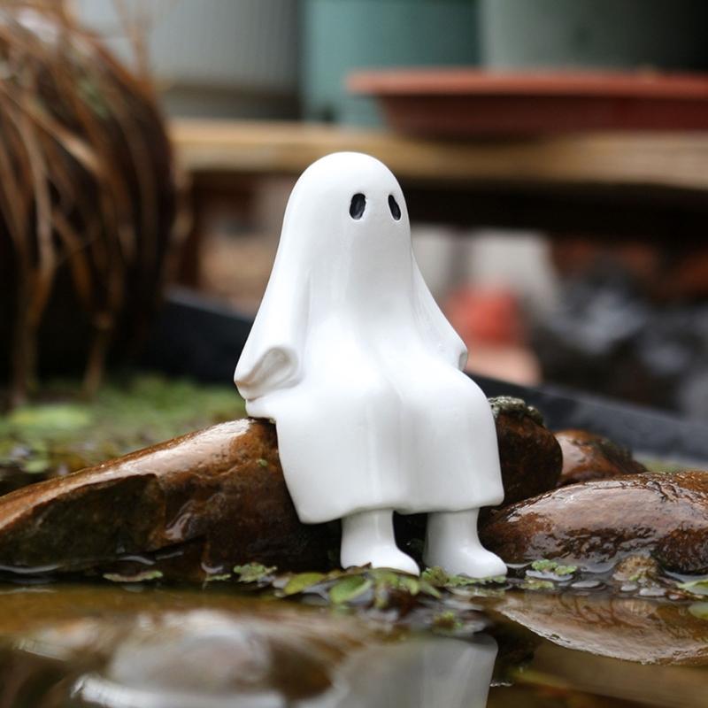 Whimsically Ghostly Sculpture Halloween Themed Resins Craft Ornament For Home Garden Decoration Weather Resistant Design