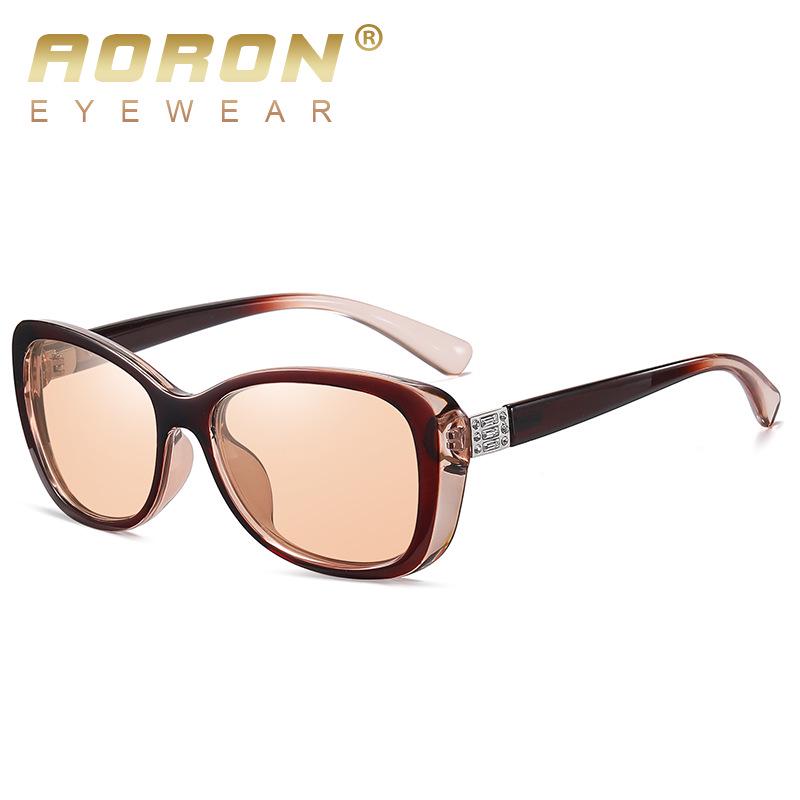 Women's Trendy Polarized Small Frame UV Protection Photochromic Sunglasses 3015