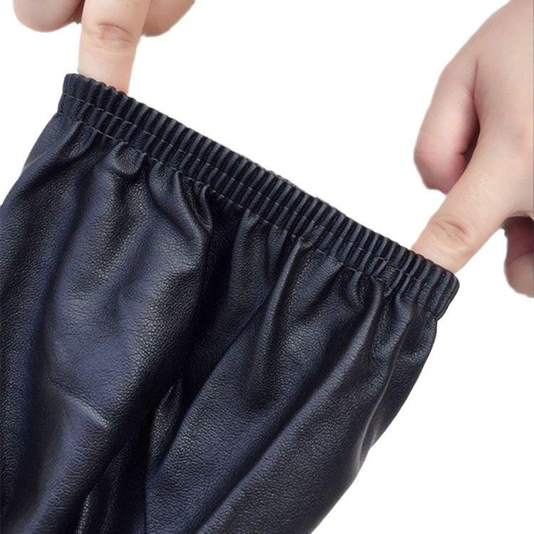 Newcomer Offer: Waterproof & Oil-Proof Leather Oversleeves for Men & Women - Get 2 Pairs, Save 5 Yuan