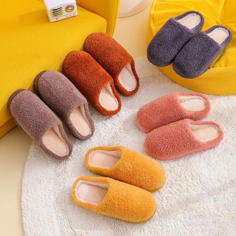 

Poggle indoor slippers character indoor slippers fur indoor slippers Brick 240-250