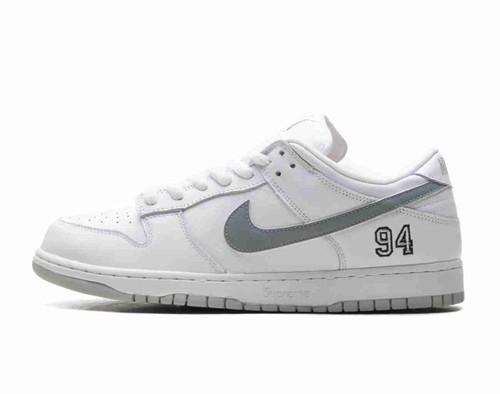 Supreme X Nike Dunk Low SB Pro OG QS White HQ8487-100