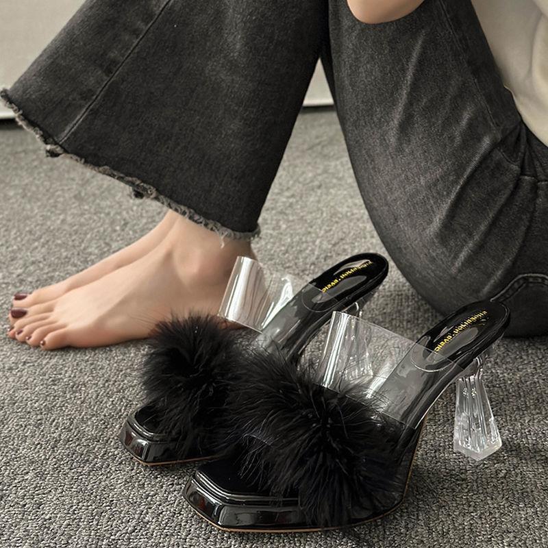 Xiaoxiangfeng fluffy slippers women's outer wear 2025 new summer transparent one-word with crystal thick high-heeled cool slippers