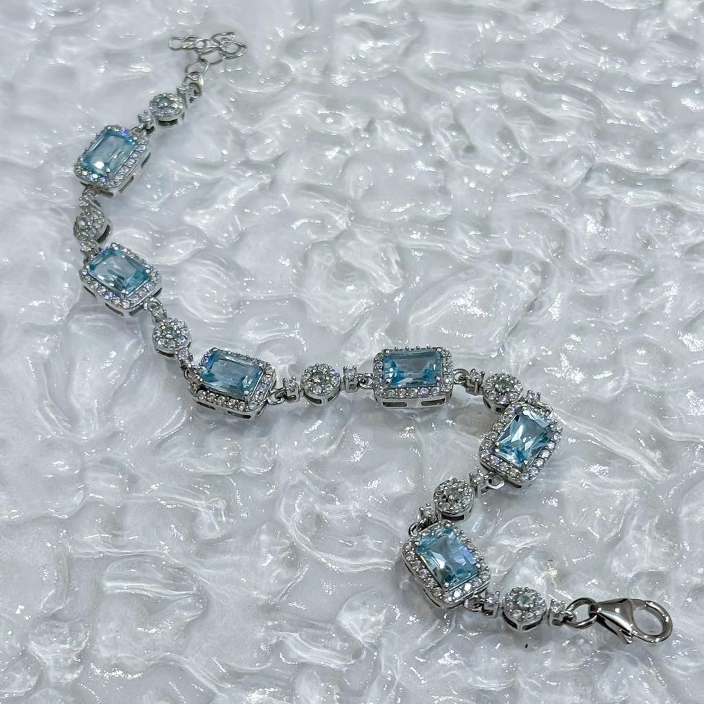 Silver Bracelet with Natural Topaz 10.643ct, Item Weight 11.28 G (2173236)
