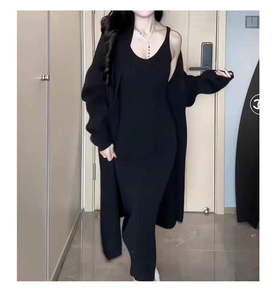 Dámský dlouhý pletený kardigan s výstřihem do V a set šatů na ramínka 2024