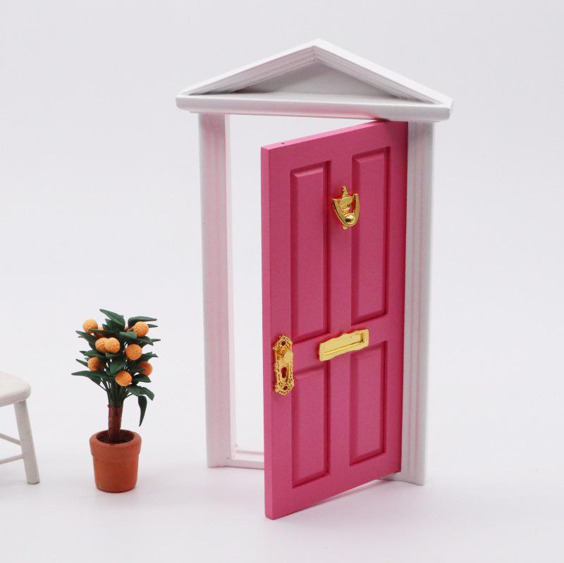1:12 Pink Roof Dollhouse Door Christmas Decoration Model