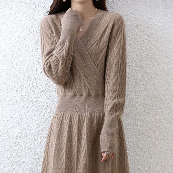 Long-sleeved Knitted Dress for Women's Autumn and Winter V-neck Pullover Long Sweater Dress Loose Long-sleeved Knitted Sweater