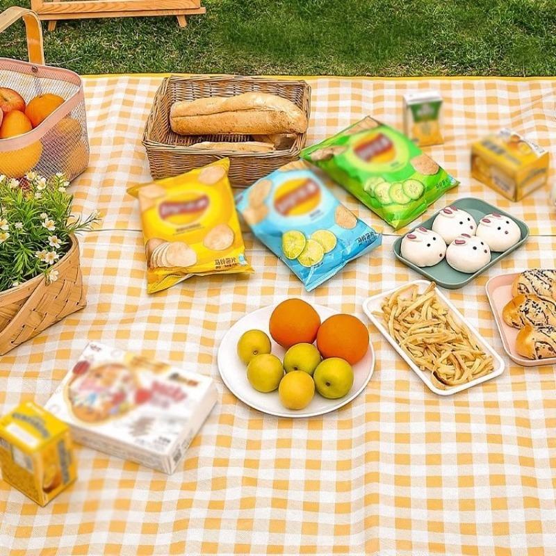 Picnic Mat - Waterproof and Moisture-proof, Thickened Camping Mat, Portable and Easy-to-carry Lawn Mat, Spring Outing, Barbecue, Beach Mat