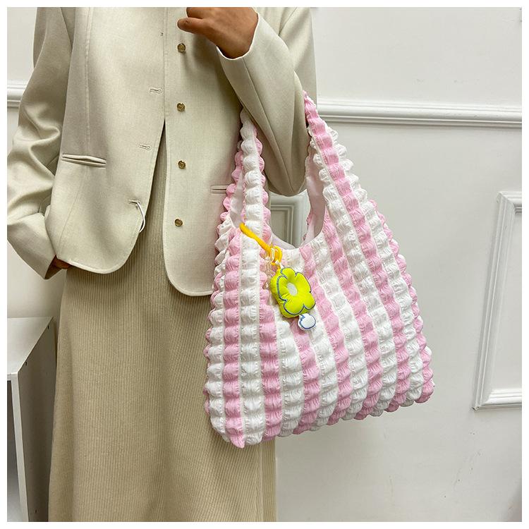 Женская сумка в клетку с изображением иностранного газа и пузыря — фото 9