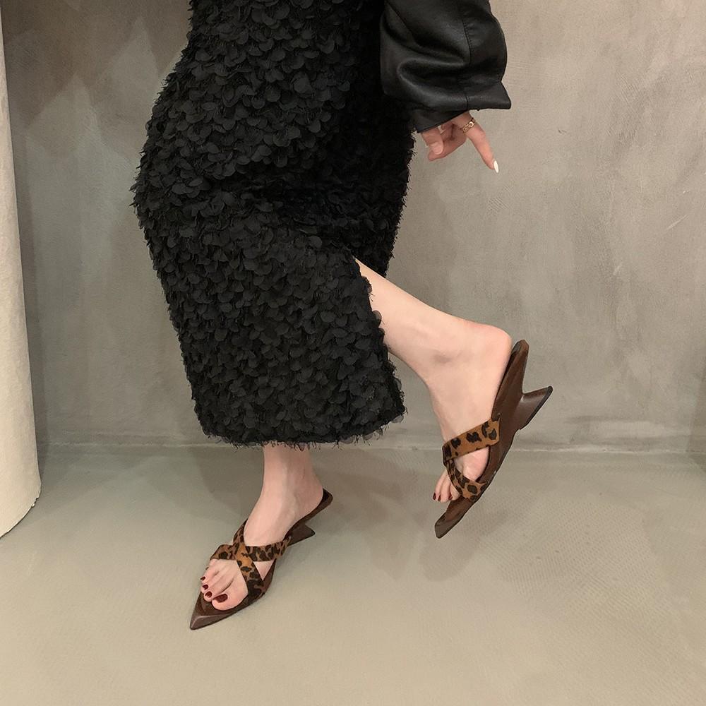 Keilabsatz Retro Spitz Zehenbereich Coole Pantoletten Damen Sommerbekleidung Neu Dünner Riemen Nischendesign Zehenfreie Sandalen