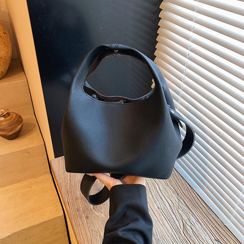 Today's popular portable bucket bag women's new fashion retro shoulder bag daily commuter messenger bag