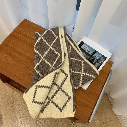 Fashion new plaid scarf women's autumn and winter Korean version versatile student warm knitted wool scarf men's trend