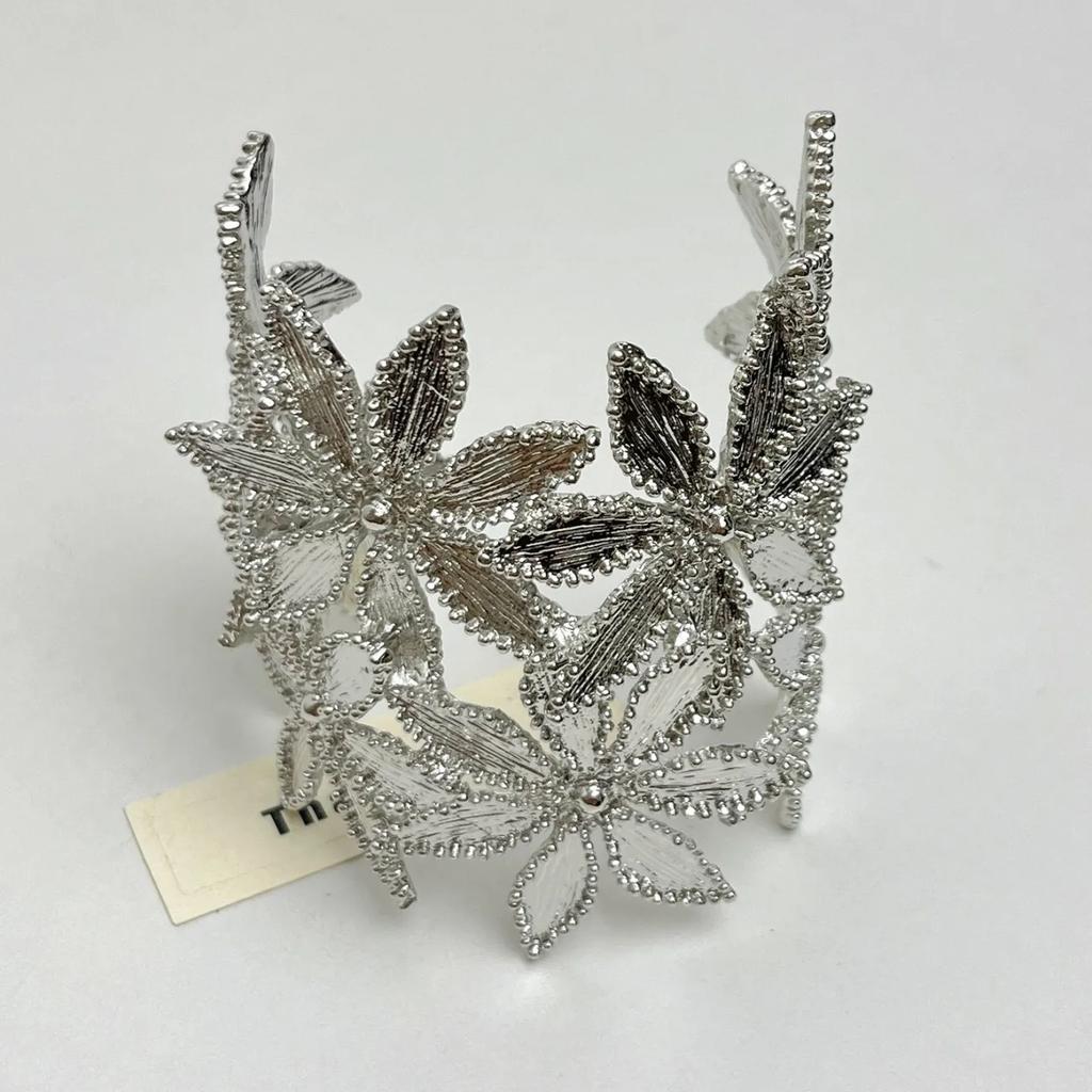 Schwerindustrie Übertrieben Hohl Blume Öffnung Armband Leicht Luxuriös High-End Exquisit Breite Version Armband