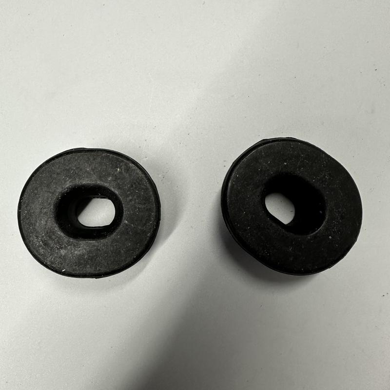 2Pcs 225336-F2000 Water Tank Radiator Lower Mount Mounting ulator Rubber Pad For Hyundai Elantra 25336F2000