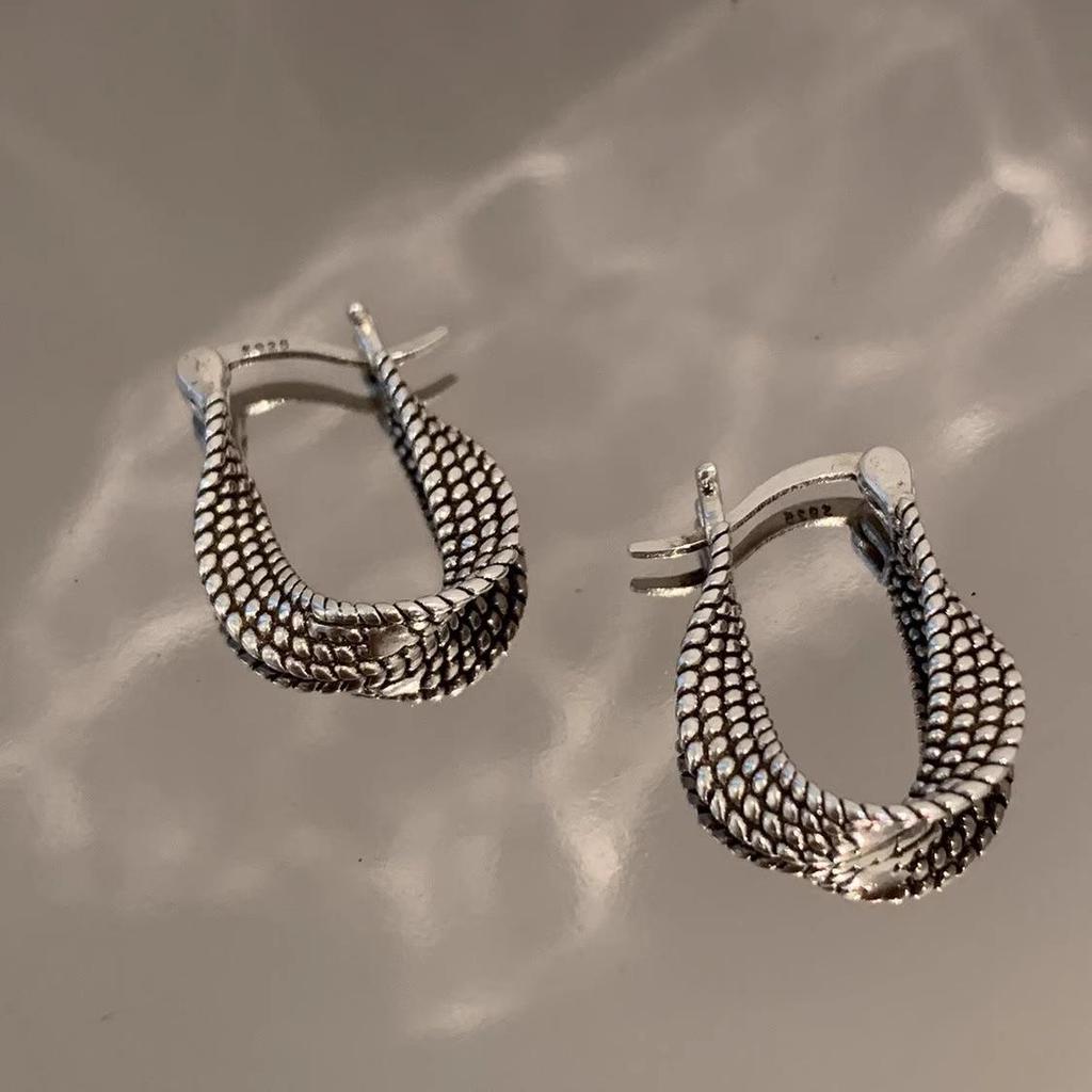 S925 Sterling Silver Twist Earrings - Retro Niche Design, Simple Studs & Personalized Ear Cuffs for Women.