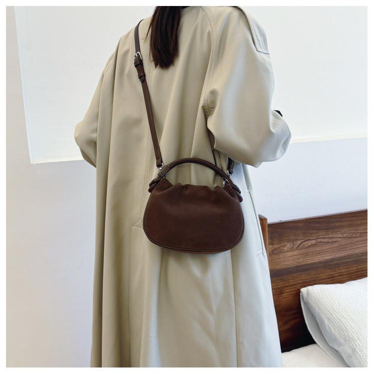 Ielgy Pleated All-Match Shoulder Handbag Autumn Winter Retro Fashion Commuter Messenger Bag