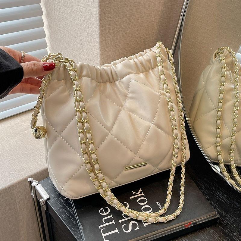 Premium sense small bag female new Internet celebrity diamond diamond chain bag popular shoulder small fragrant bag bucket bag