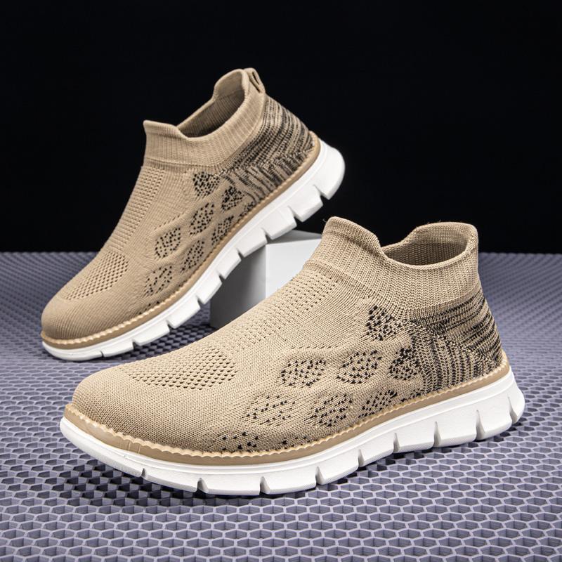 Breathable Men Casual Shoes Lightweight Outdoor Male Walking Shoes Anti-slip Men's Sneakers Slip on Flats Vulcanized Shoes 2024