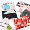 Komon Kobo Ausweishülle Nr. von Cherry Pendlerpass Futagoshi Wa Edo 0208 Zweifach "Sakura Mai" (Tanzende Blüten) (Rosa) - Etui, Chirimen, Kyoto, KOMONO,