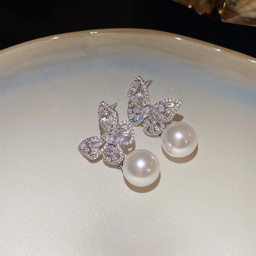 Butterfly Shimmer 18k Gold Zircon Pearl Jewelry Set for Women: Earring, Necklace, Bracelet.