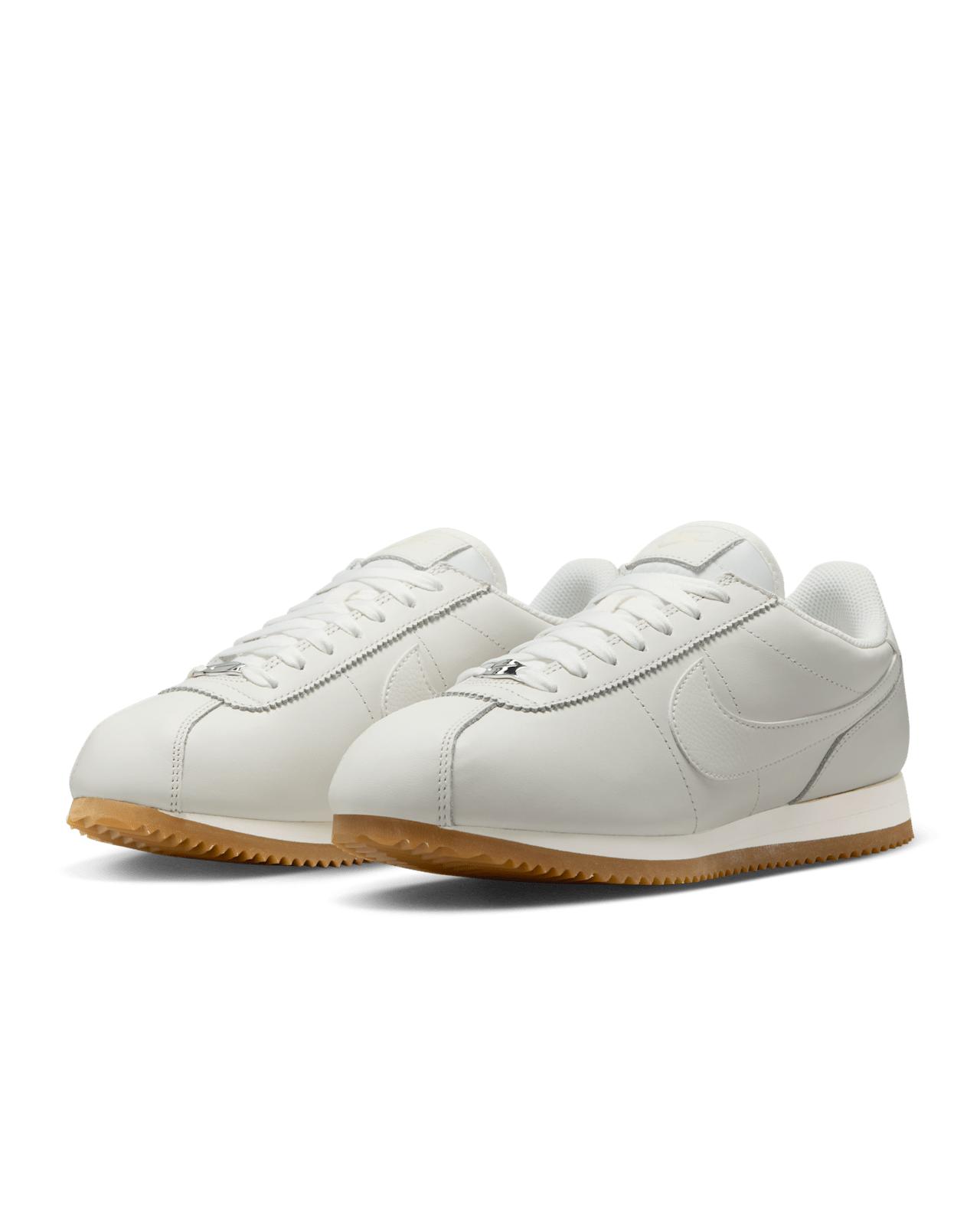 HV6936-133 Nike Cortez SE White ( Women s) 11W