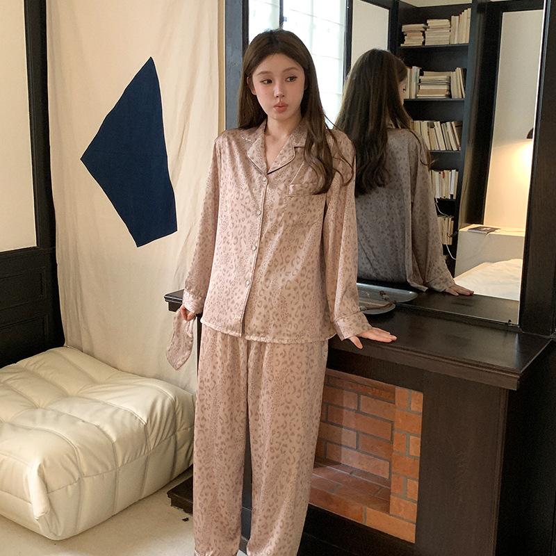 Coffee leopard print Korean pajamas women's ice silk silk autumn and winter comfortable long-sleeved loungewear suit can be worn outside