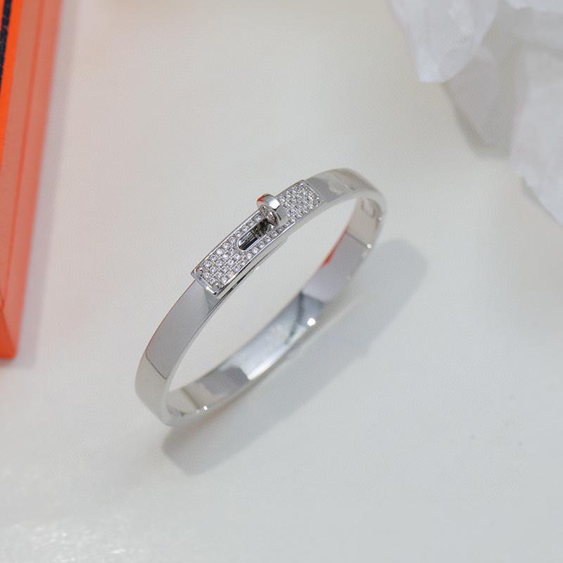 

2023 Новий браслет для жінок Розкішний дизайнер V золото Модні прикраси для жінок Святковий подарунок для вечірки