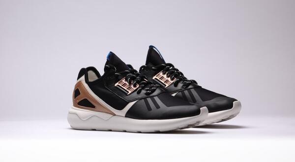 B35639 adidas Tubular Moc Runner Black 10.5