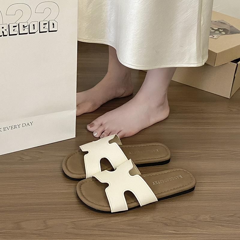 Trendy brand wearing cool slippers women's new silver leather one-word drag summer wearing beach sandals