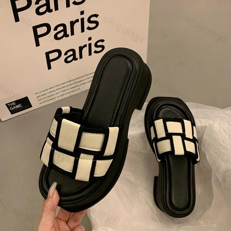 Fashion Elegant Open Toes Square Head Flat Slippers for Women's 2025 Summer New Fashion Comfortable Versatile Roman Style Beach Sandals