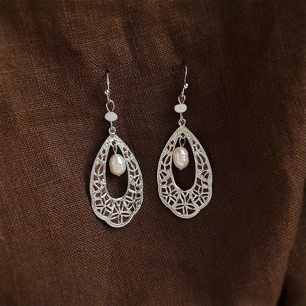 Ethnic Style Hollow Artistic Earrings 1 pair