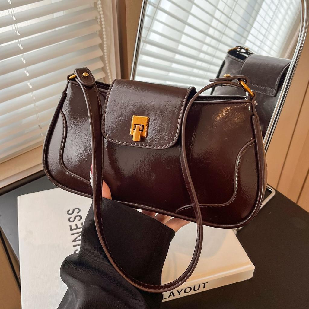 Fashion Retro Oil Wax Leather Small Bag, Female Foreign Style Underarm Small Square Bag, High-End Messenger Bag