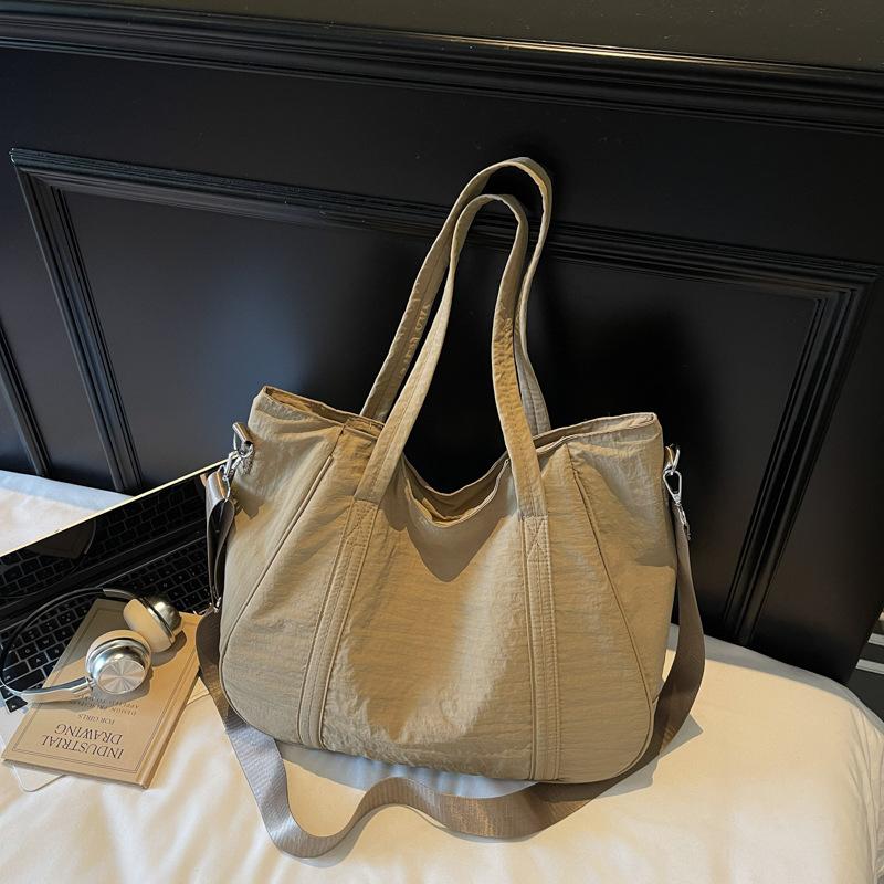 Simple New Tote Large-capacity Casual Versatile Lightweight Fashion Shoulder Handbag Portable Messenger Bag Commuter Bag