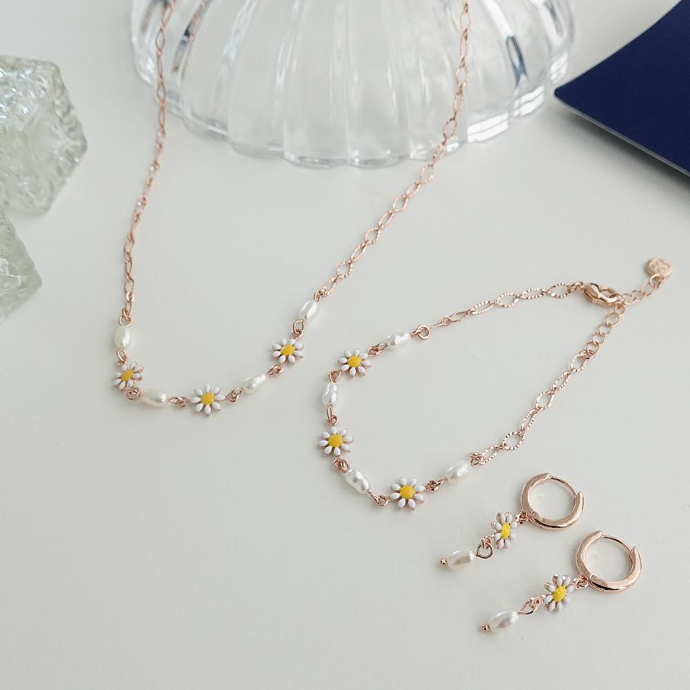 Monograph Daisy Necklace Mgnl0374 14K Gold Plated (Small Flower)