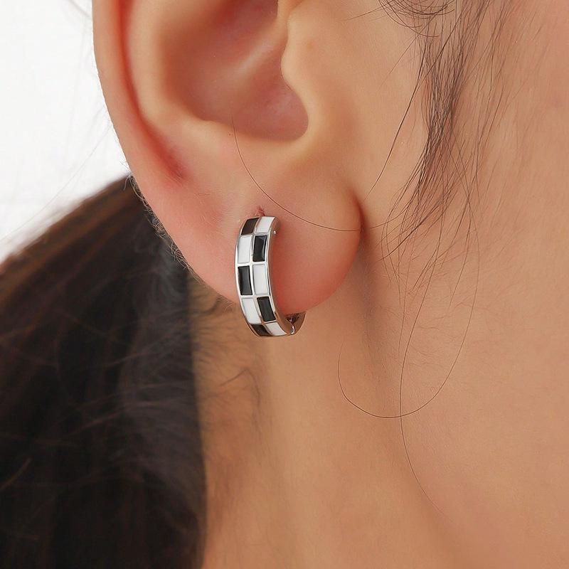 2023 Trendy Retro Black & White Chessboard Earrings