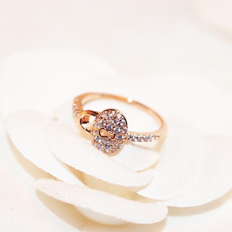 Korean Version of Key Lock Micro Set Zircon Ring Plated Real Gold Color Protection Super Flash Simple Womens Ring