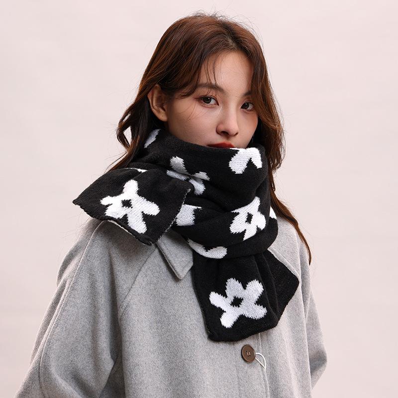 Korean version of versatile double-sided flower knitted scarf for women's autumn and winter new warm student scarf trendy wool shawl