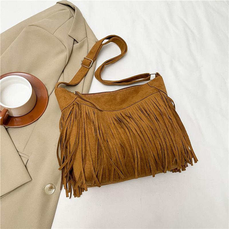 

Ретро сумка на плечо с кисточками женская зимняя новая личность тренд сумка-тоут для поездок коричневый