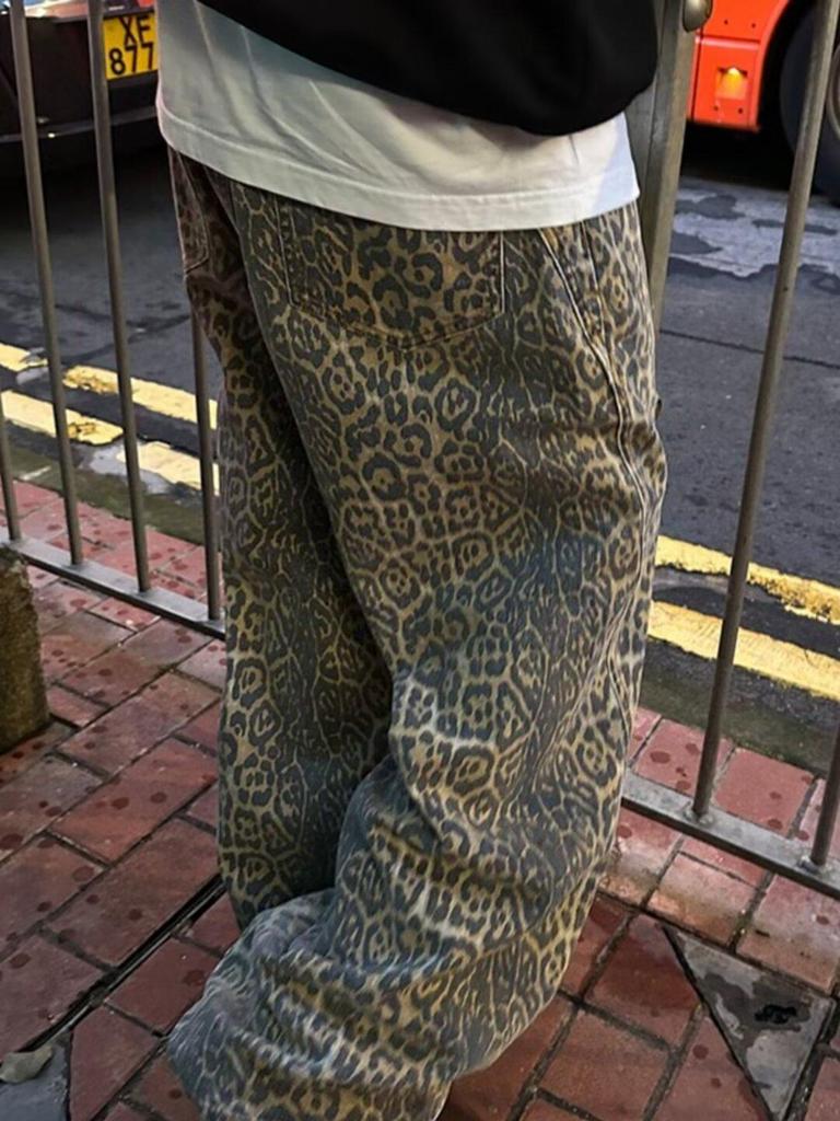 Calças Jeans Unisex Americanas Retrô com Estampa de Leopardo de Pernas Largas