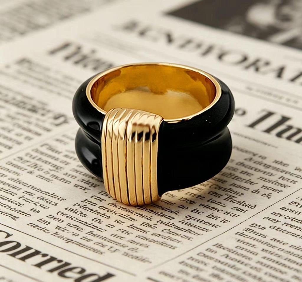 European American Black Gold Enamel Wide Band Ring with Ridge Pattern - Retro Style 699