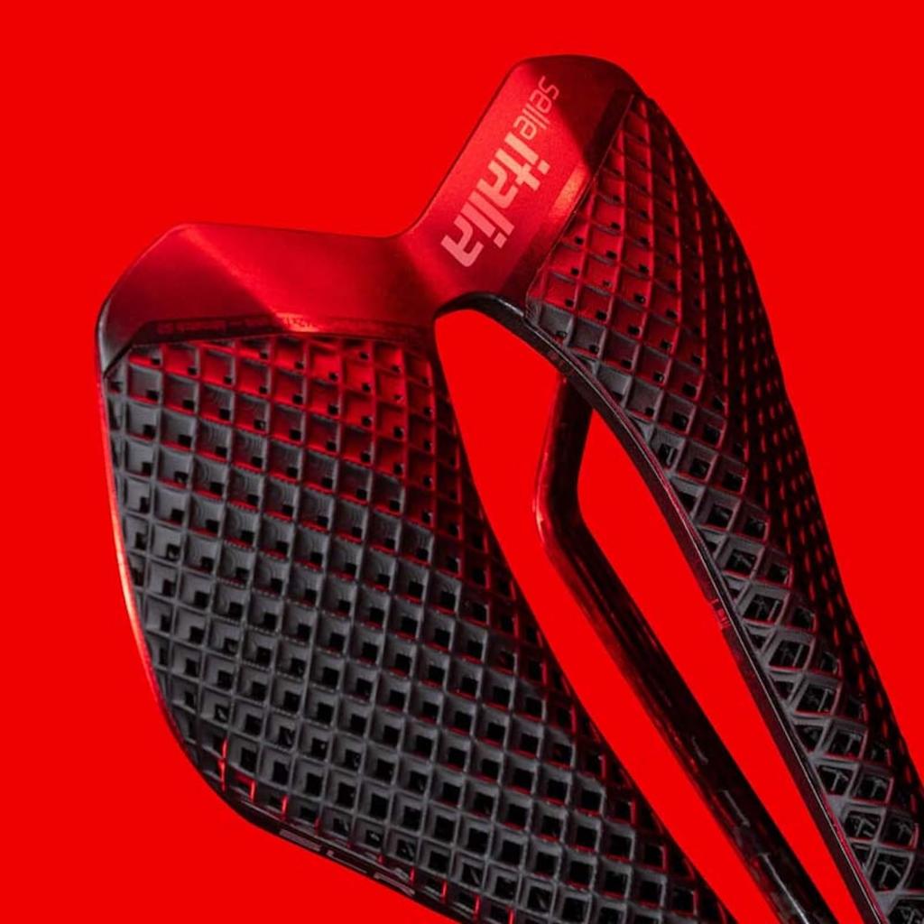 Selle Italia SLR CARBON 3D L3 Saddle (145mmx242mm) Carbon Rail 7x9 mm
