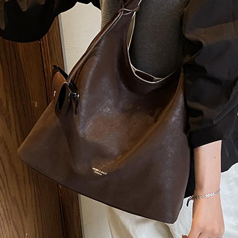 Autumn and winter new large-capacity tote bag lazy wind bag large-capacity women's niche retro underarm bag women