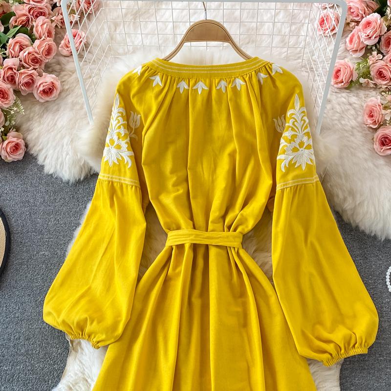 RUGOD Abito lungo da viaggio in stile etnico con ricamo girocollo con maniche a lanterna, abito stile bohémien retrò ampio scampanato femminile